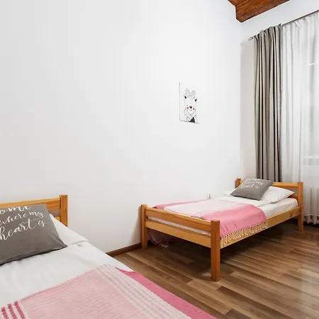 Apartament Of The Kings-camomile